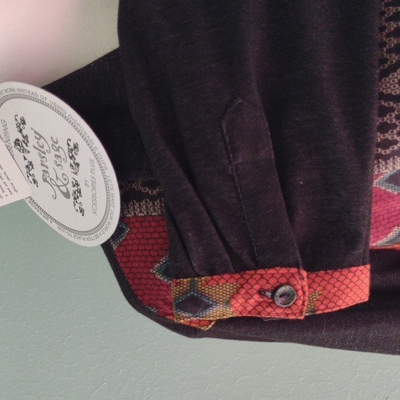 NEW with Tags Parsley & Sage Size L black button down blouse - Picture 3 of 9